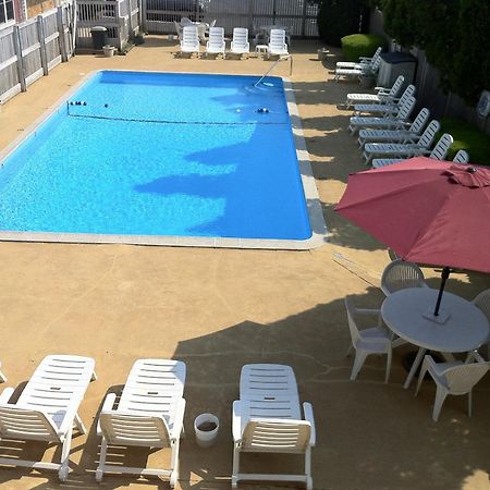Holiday Hill Inn & Suites Dennisport Esterno foto