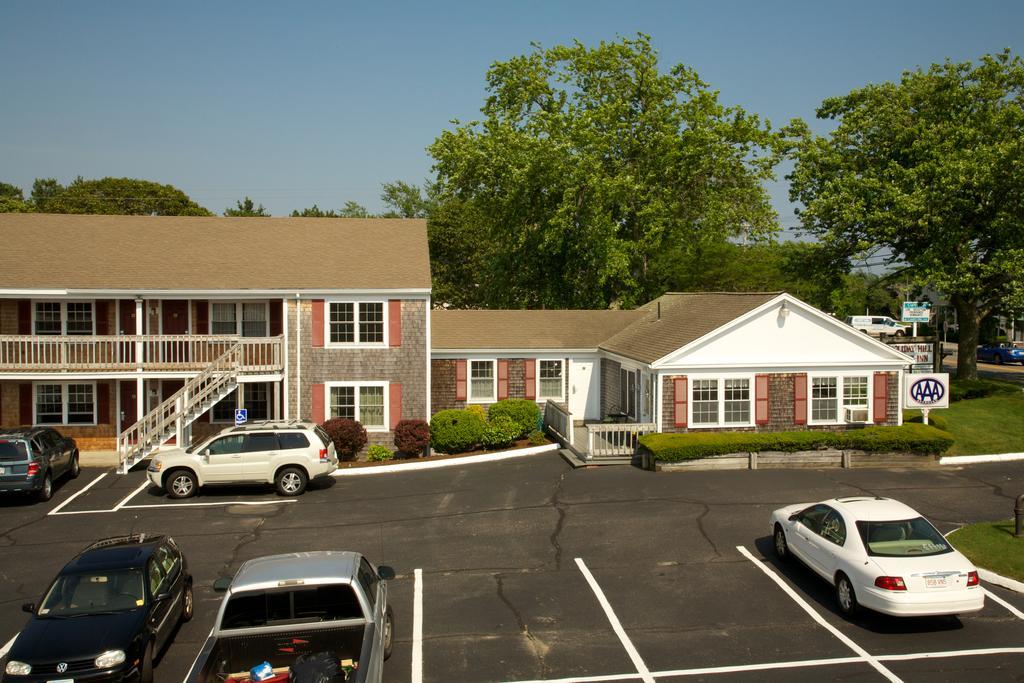 Holiday Hill Inn & Suites Dennisport Esterno foto