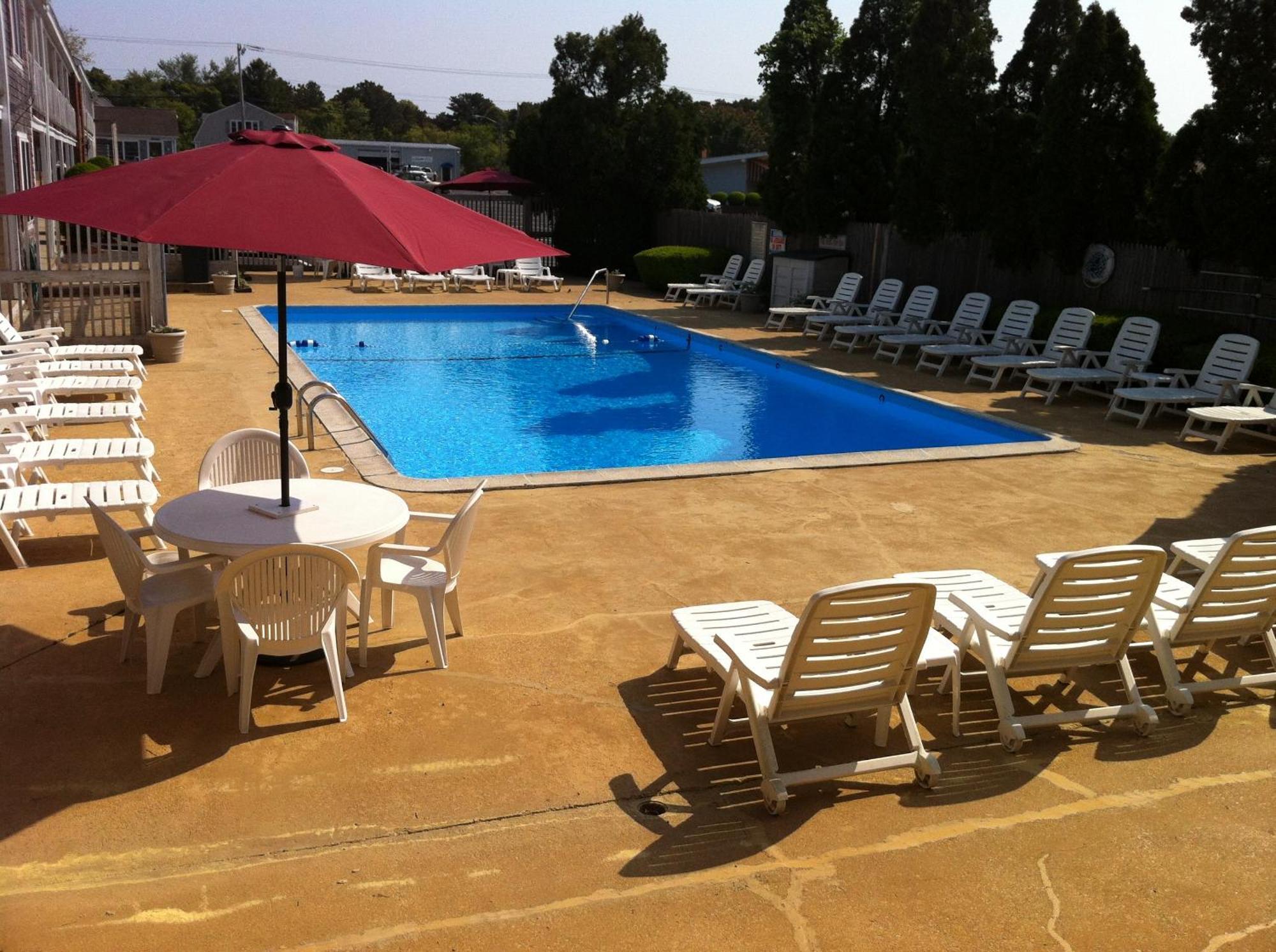 Holiday Hill Inn & Suites Dennisport Esterno foto