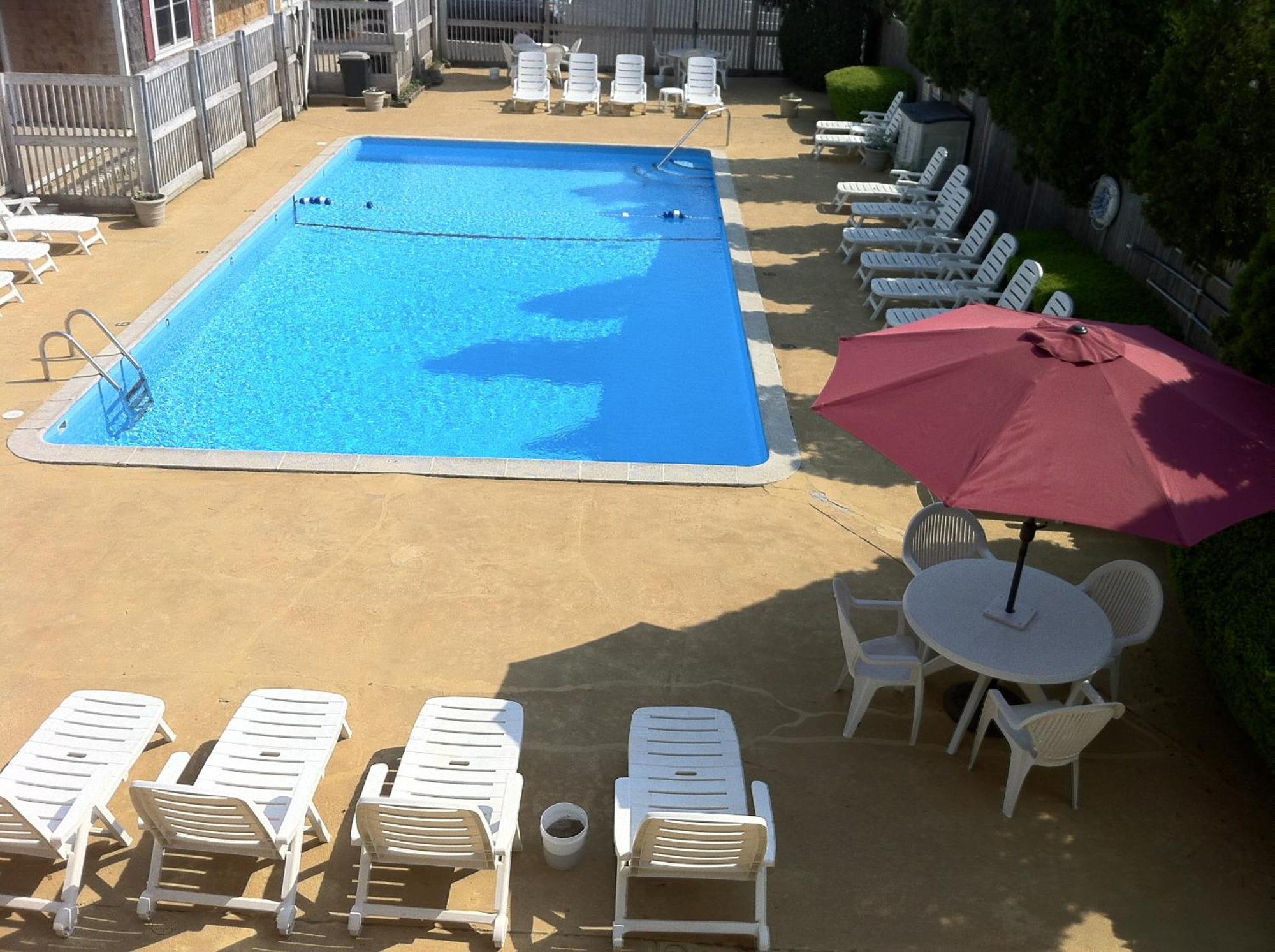 Holiday Hill Inn & Suites Dennisport Esterno foto