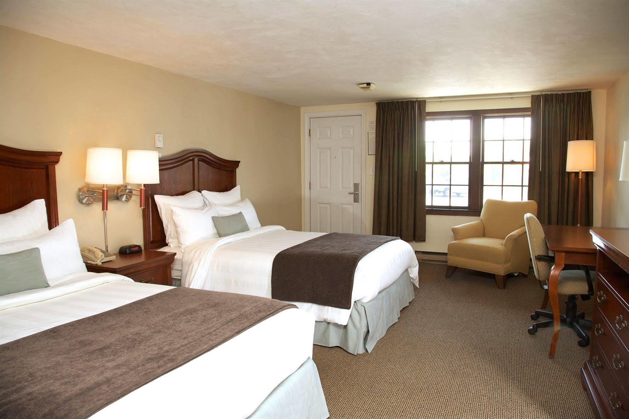 Holiday Hill Inn & Suites Dennisport Esterno foto