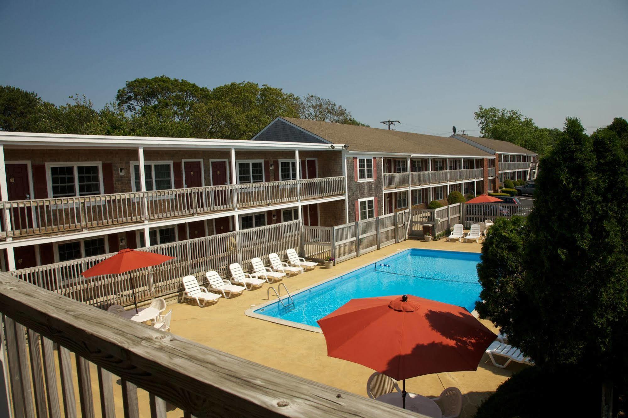 Holiday Hill Inn & Suites Dennisport Esterno foto