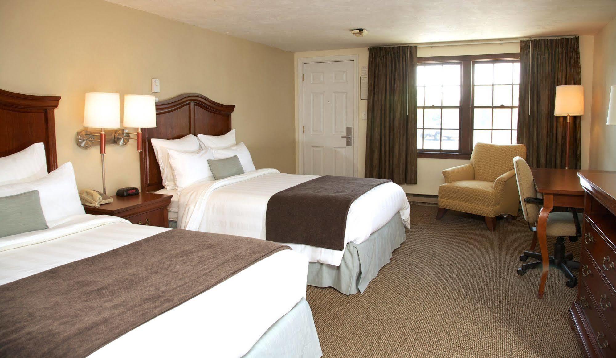 Holiday Hill Inn & Suites Dennisport Esterno foto
